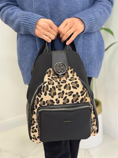 Siyah Leoparlı Sırt Çantası