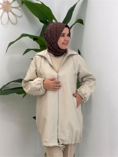 Taş Kolu Nakışlı Fermuarlı Yağmurluk