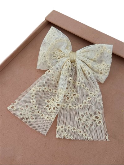 Bej Çiçek Figür Dantel Fiyonk Toka