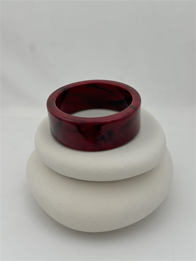 Bordo Renk Hareli Kemik Model Kelepçe Bileklik (6.7 Cm)