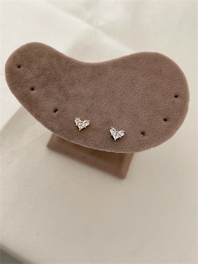 Çelik Baget Taşlı Kalp Figür Piercing