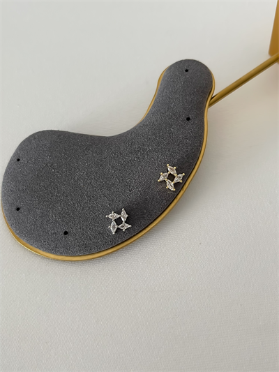 Çelik Baklava Desen Zirkon Taşlı Piercing