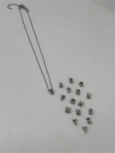 Çelik Gümüş Minimal 3 Boyutlu Harf Kolye (44 cm)