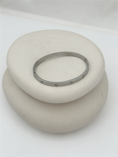 Çelik İnce Model Taşlı Marka Kelepçe Bileklik ( İç Çap : 6 Cm )