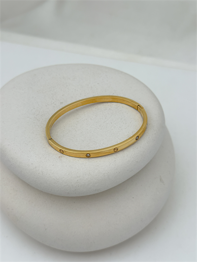 Çelik İnce Model Taşlı Marka Kelepçe Bileklik ( İç Çap : 6 Cm )