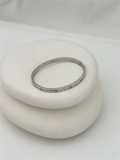 Çelik İnce Model Taşsız Marka Kelepçe Bileklik ( İç Çap : 6 Cm )