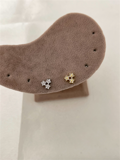 Çelik Zirkon Taşlı Üçlü Çiçek Figür Piercing
