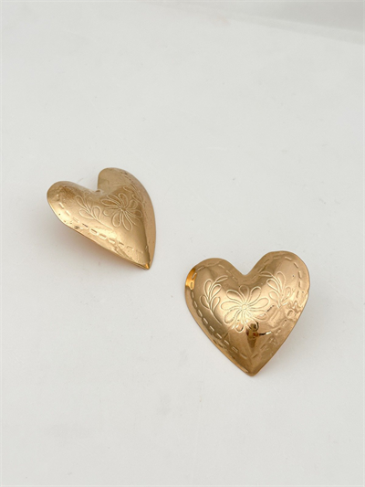 Çiçek Desenli Plaka Kalp Küpe