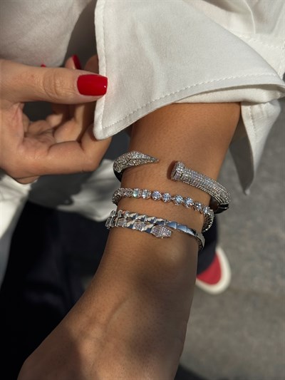 Çivi Bileklik Kombin Gümüş