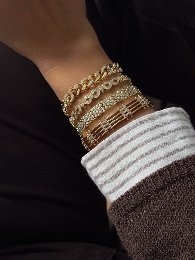 Çoklu Plaka Sıralı Zirkon Taş Detay Tasarım Bileklik Kombini