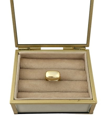 Gold Bombeli Dikdörtgen Form Yüzük