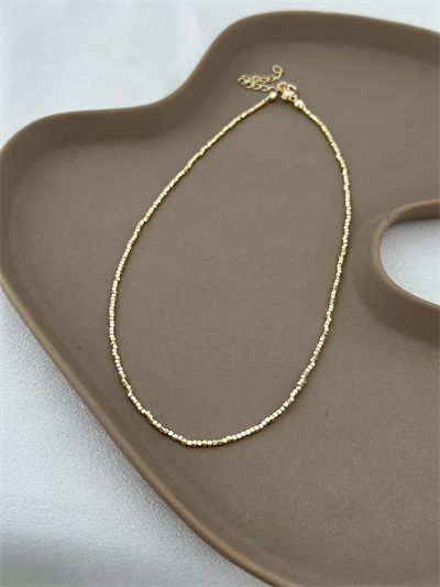Gold Mini Küp Plaka Sıralı Kolye (46 Cm)