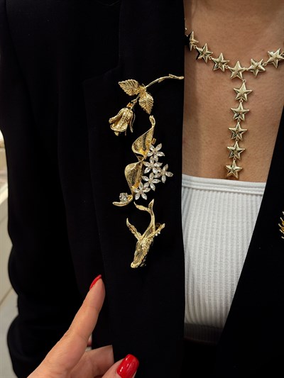 Gold Tırtıklı Plaka Gül Broş Kombini