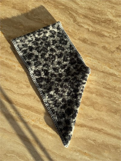 Gri Leopar Desenli Triko Boyunluk
