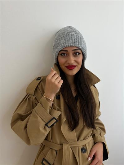 Gri Renk Kalp Nakışlı Bere