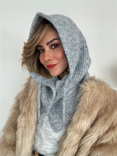 Gri Renk Yumuşak Dokulu Düğmeli Balaclava