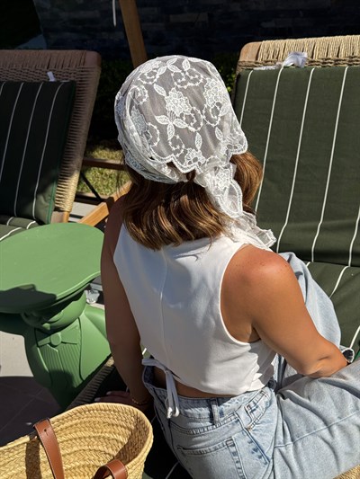 Gül Figür Kısa Model Dantel Üçgen Bandana & Fular