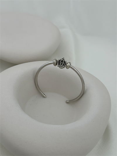 Gümüş Boru Plaka Taç Figür Detay Kelepçe Bileklik