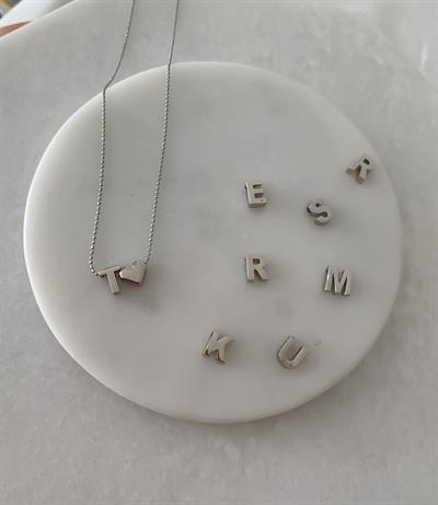 Gümüş Minimal Harf Kolye Ucu