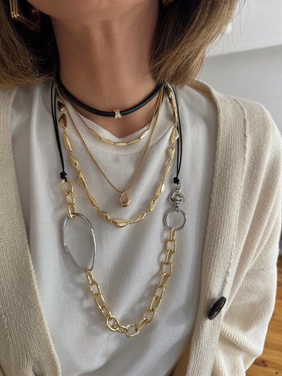 İki Renkli Zincir Deri İpli Kolye Kombini