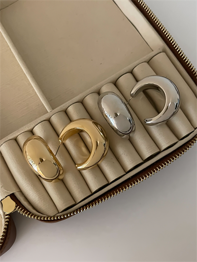 Kalın Bombeli Plaka C Model Küpe