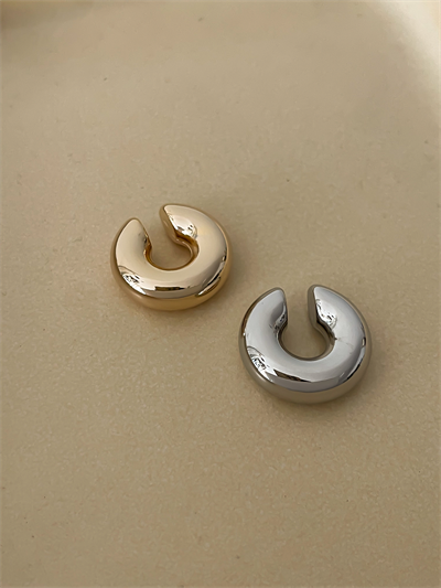 Kalın Boru Plaka Kıkırdak Küpe (Toplam Genişlik:2 Cm)