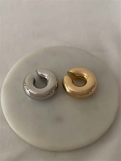 Kalın Boru Plaka Kıkırdak Küpe (Toplam Genişlik:3 Cm)