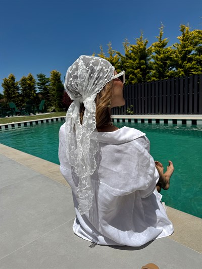 Kır Çiçeği Figür Uzun Model Dantel Üçgen Bandana & Fular