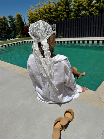 Kır Çiçeği Figür Uzun Model Dantel Üçgen Bandana & Fular