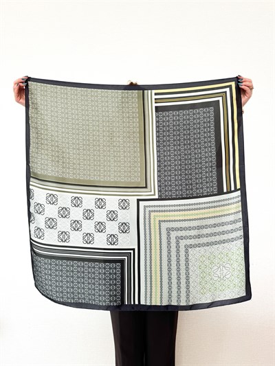 Marka Desenli Patchwork Görünüm Fular ( 90*90 )