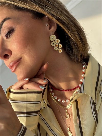 Mat Burgu Model Renkli Taşlı Sallantılı Küpe