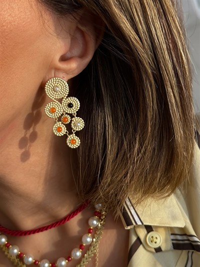 Mat Burgu Model Renkli Taşlı Sallantılı Küpe