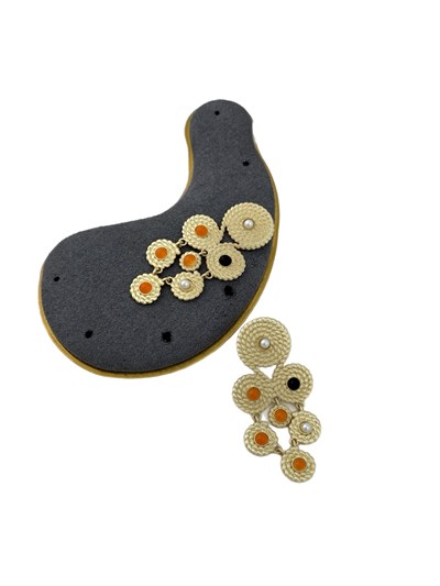 Mat Burgu Model Renkli Taşlı Sallantılı Küpe