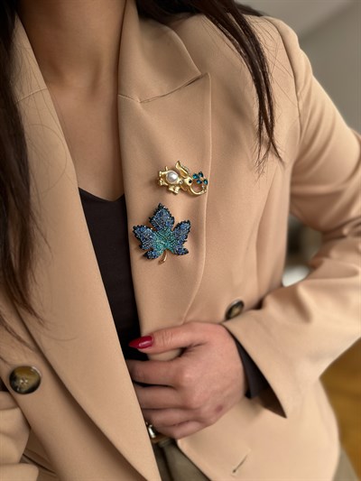 Mavi Taşlı Renk Geçişli Yaprak Broş Kombini