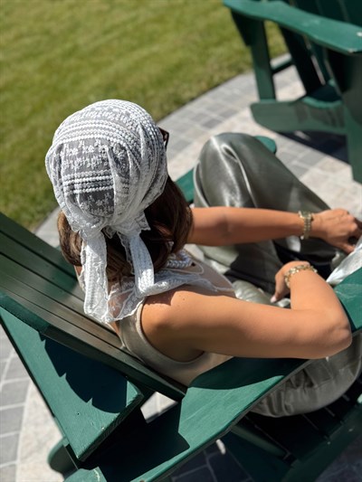 Nokta Detay Çoklu Çiçek Figür Uzun Model Dantel Üçgen Bandana & Fular