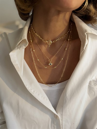 Önden Kapama Zincir Kolye Kombini