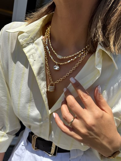 Oval Kesimli Kristal Taş Model Kare Plaka Sıralı Kolye Kombini