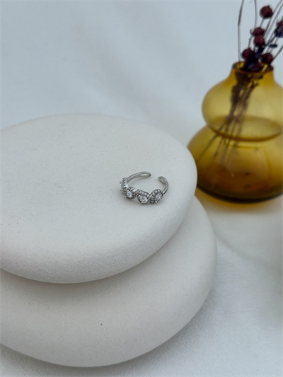 Özel Seri Asimetrik Damla Taş Sıralı Ayarlanabilir Yüzük