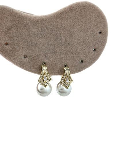 Özel Seri Baget ve Nokta Zirkon Taş Detay Top İnci Küpe