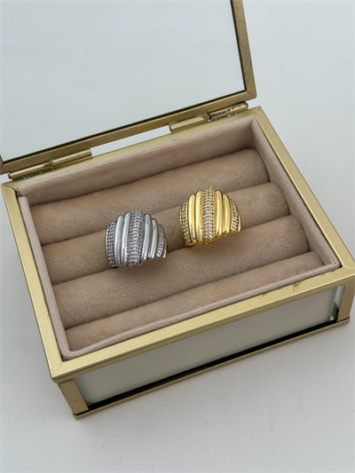 Özel Seri Bombeli Çubuk Plaka Sıralı Zirkon Taş Detay Ayarlanabilir Yüzük