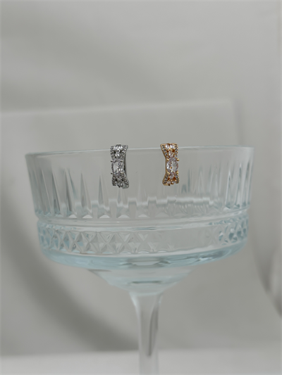 Özel Seri Büyüklü Küçüklü Oval Taşlı Kıkırdak Küpe