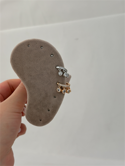 Özel Seri Daire Taş Sallantılı Kıkırdak Küpe