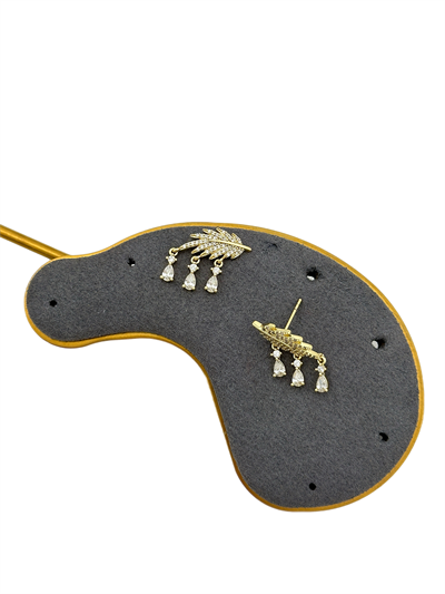 Özel Seri Damla Taş Sallantılı Yaprak Model Küpe