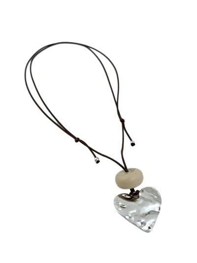 Özel Seri Gümüş Renk Dövme Plaka Kalp Figür Detay Otantik Tasarım Deri Kolye