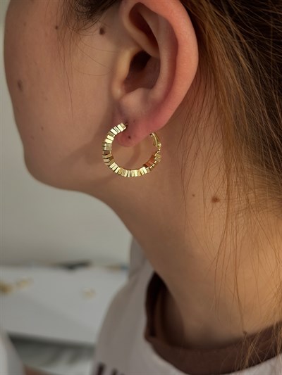 Özel Seri Kare Plaka Sıralı Halka Küpe ( İç Çap : 1.6 Cm )