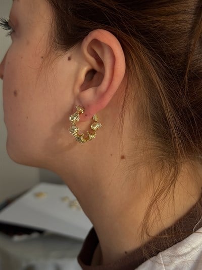 Özel Seri Kıvrımlı Plaka Model Halka Küpe ( İç Çap : 1.5 Cm )