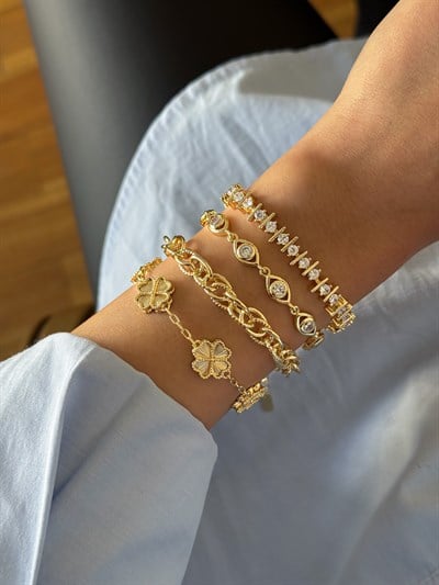 Özel Seri Lazer Kesim İşlemeli Çoklu Yonca Figür Bileklik Kombini