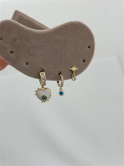 Özel Seri Nazarlı Kalp Detay Üçlü Set Küpe