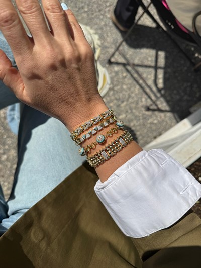 Özel Seri Plaka ve Zirkon Taş Üçgen Figür Sıralı Bileklik Kombini