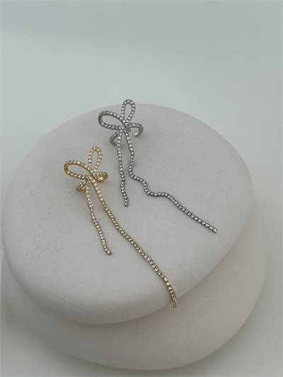 Özel Seri Su Yolu Sallantılı Fiyonk Figür Kıkırdak Küpe